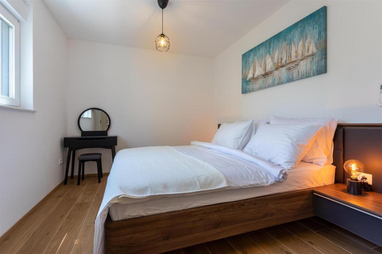 Villa Manhattan Dobrinj エクステリア 写真